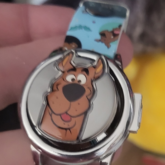 Scooby-Doo watch kids watch Scooby-Doo's head twists around digital watch - Picture 4 of 8